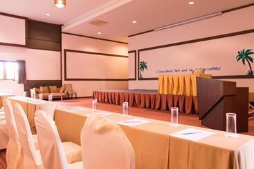 هتل Pattawia Resort & Spa, Pranburi
