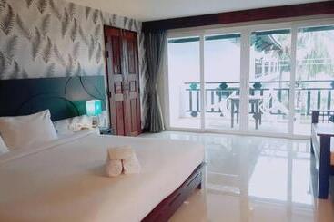 هتل Pattawia Resort & Spa, Pranburi