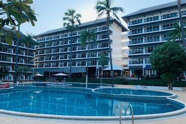 هتل Pattawia Resort & Spa, Pranburi