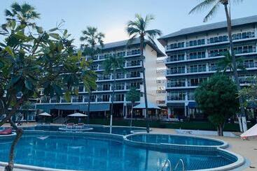 هتل Pattawia Resort & Spa, Pranburi