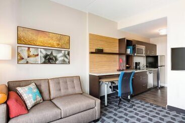 هتل Towneplace Suites By Marriott Detroit Taylor