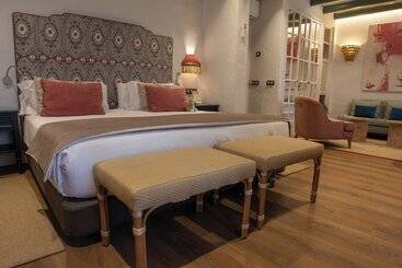هتل روستایی Hotel La Malvasia