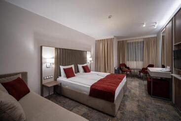 Saint George Hotel & Medical Spa