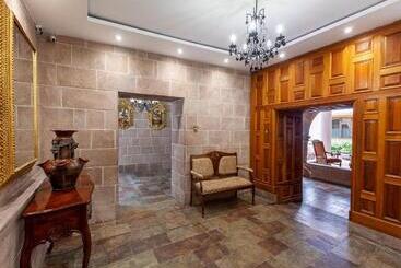 هتل Terra Andina Colonial Mansion