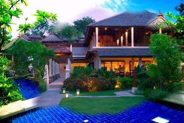 هتل The Briza Beach Resort, Samui