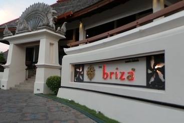هتل The Briza Beach Resort, Samui