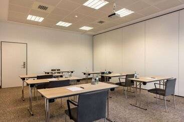 هتل Vienna House Easy By Wyndham Stuttgart
