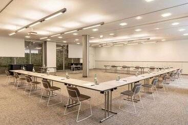 هتل Vienna House Easy By Wyndham Stuttgart