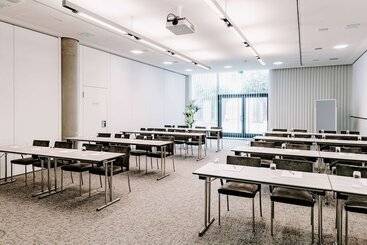 هتل Vienna House Easy By Wyndham Stuttgart