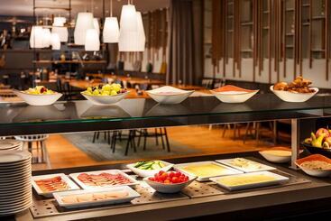 هتل Vienna House Easy By Wyndham Stuttgart