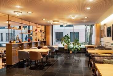 هتل Vienna House Easy By Wyndham Stuttgart