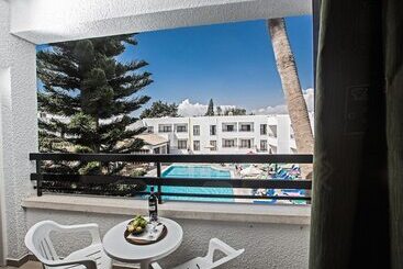 Anthea Hotel Apartments