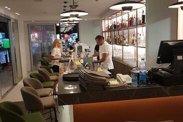 Anthea Hotel Apartments