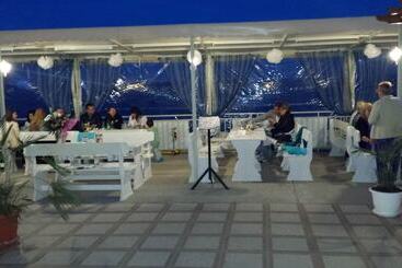Family Hotel Evridika