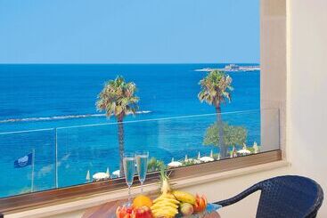 هتل Alexander The Great Beach