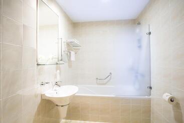 هتل Aminess Grand Azur