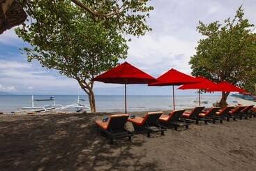 هتل Bali Taman Beach Resort & Spa Lovina