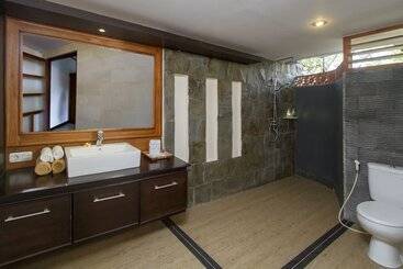هتل Bali Taman Beach Resort & Spa Lovina