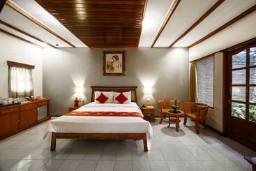 هتل Bali Taman Beach Resort & Spa Lovina