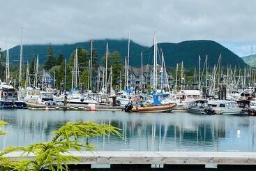 هتل Canadian Princess Lodge & Marina