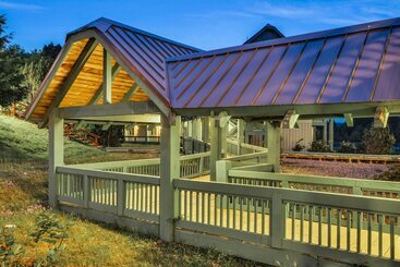 هتل Canadian Princess Lodge & Marina