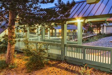 هتل Canadian Princess Lodge & Marina