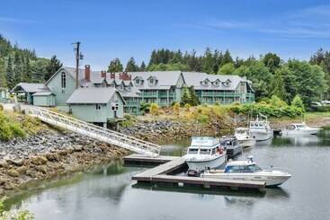 هتل Canadian Princess Lodge & Marina