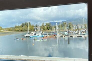 هتل Canadian Princess Lodge & Marina
