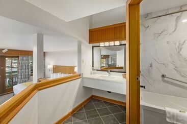 هتل Canadian Princess Lodge & Marina