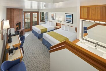 هتل Canadian Princess Lodge & Marina