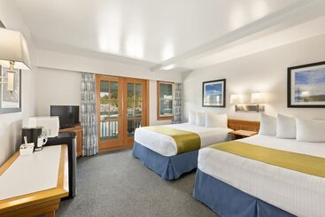 هتل Canadian Princess Lodge & Marina