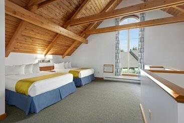 هتل Canadian Princess Lodge & Marina