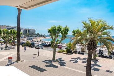 Mercure Saint Raphael Centre Plage - Saint Raphael