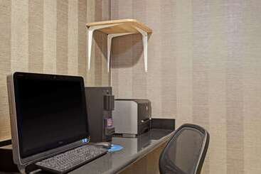 هتل Days Inn By Wyndham Jamaica / Jfk Airport