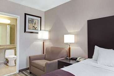 هتل Days Inn By Wyndham Jamaica / Jfk Airport