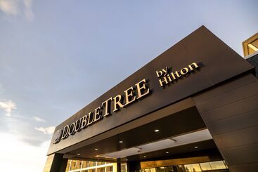 هتل Doubletree By Hilton Calgary North