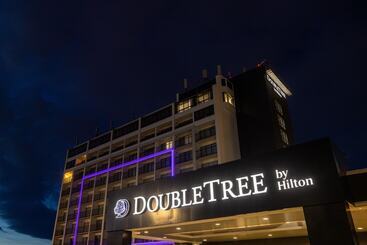 فندق Doubletree By Hilton Calgary North