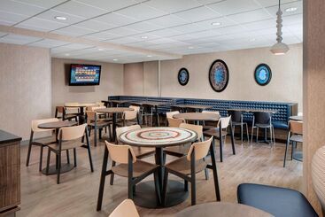 هتل Fairfield Inn And Suites Chicago Downtown/ Magnificent Mile