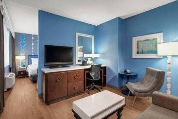 هتل Fairfield Inn And Suites Chicago Downtown/ Magnificent Mile