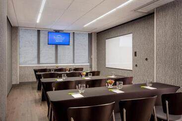 هتل Fairfield Inn And Suites Chicago Downtown/ Magnificent Mile