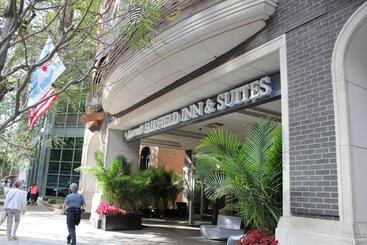 هتل Fairfield Inn And Suites Chicago Downtown/ Magnificent Mile