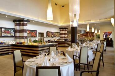 Flamingo Grand Hotel & Spa