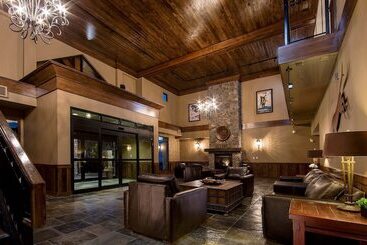 هتل Glacier Mountaineer Lodge