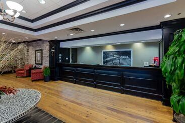 هتل Hampton Inn Savannah Historic District