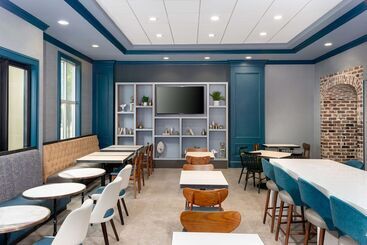 هتل Hampton Inn Savannah Historic District