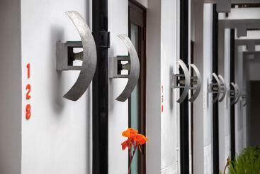Harris Hotel Kuta Tuban Bali