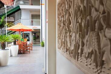 Harris Hotel Kuta Tuban Bali
