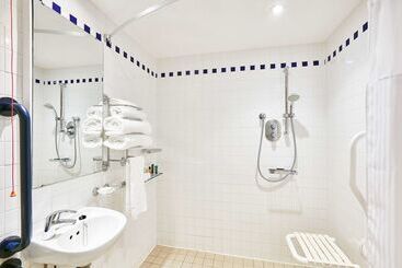 هتل Hilton Garden Inn Birmingham Brindleyplace