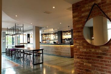 هتل Hilton Garden Inn Birmingham Brindleyplace
