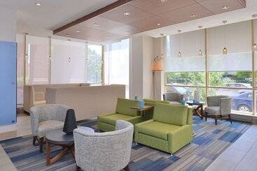 هتل Holiday Inn Express & Suites Buffalo Downtown, An Ihg
